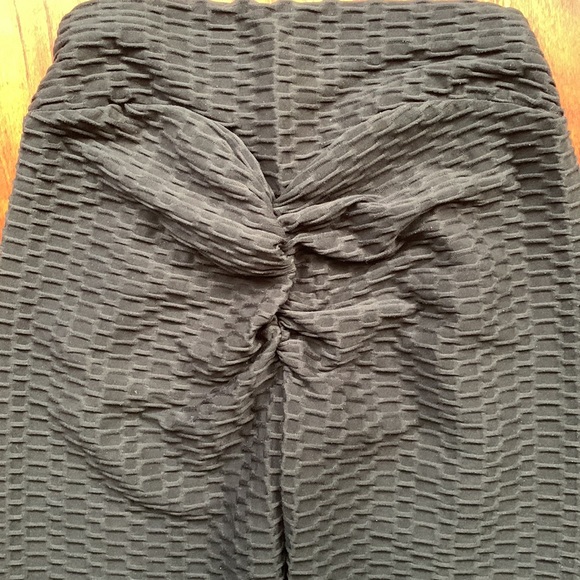 ✨HIGH WAISTED RUCHED BUTT HONEYCOMB LEGGINGS SIZE L - Picture 6 of 6